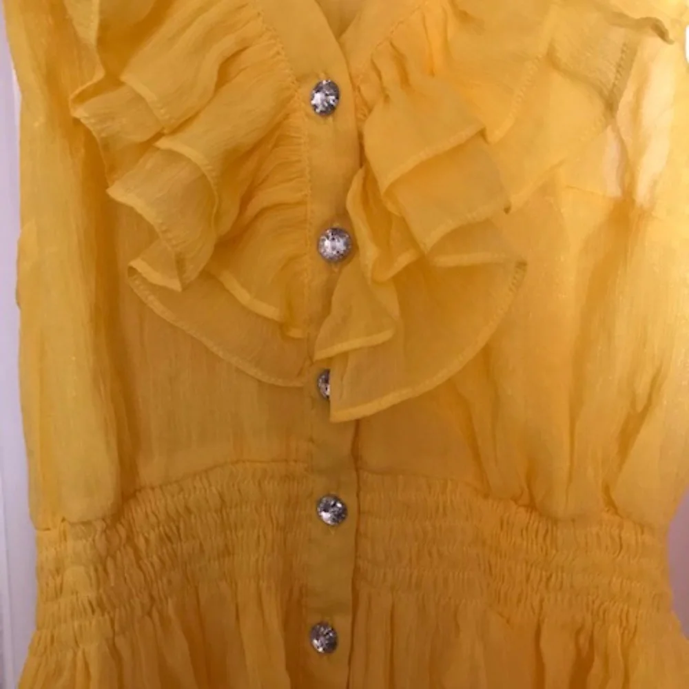 NWOT Yellow sleeveless ruffle blouse - Picture 2 of 6